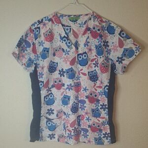 Green Town Colorful Owl Print Scrub top size large